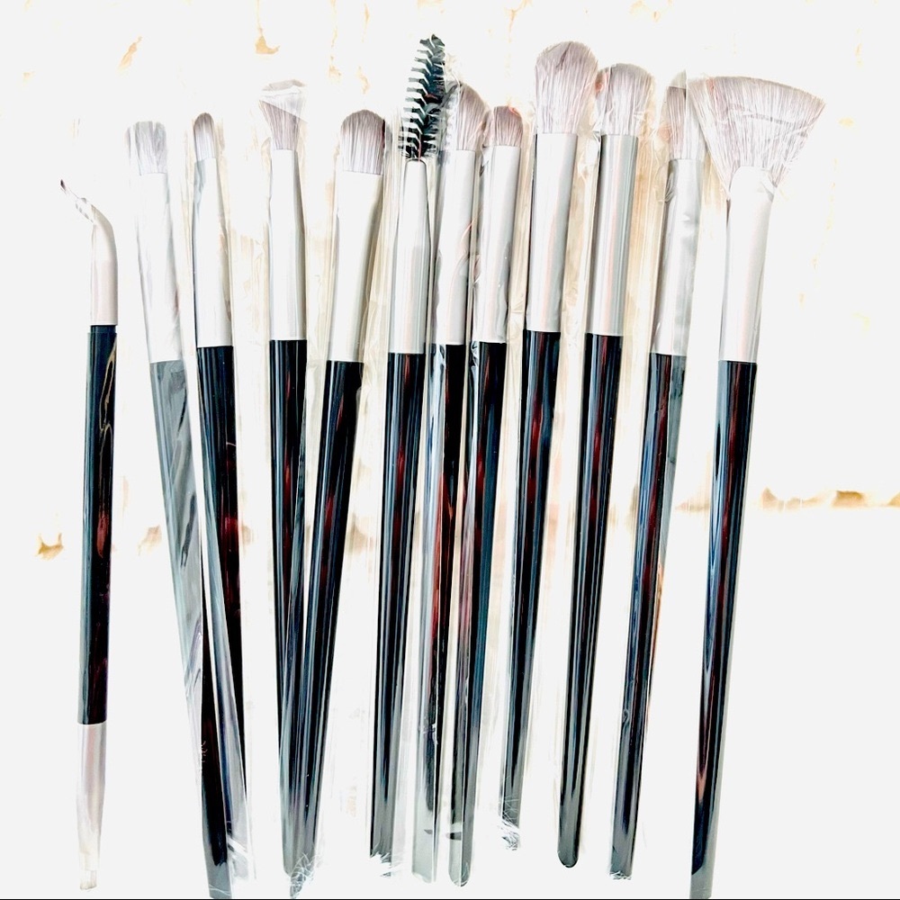 Eyeshadow brushes